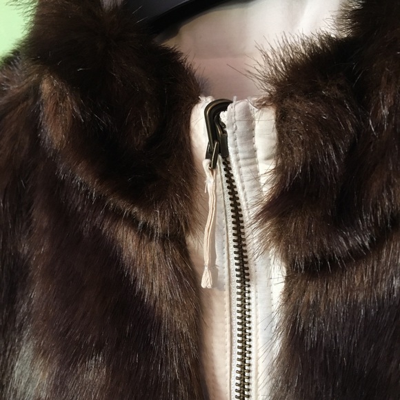 Women’s Reversible Vest - Picture 7 of 7